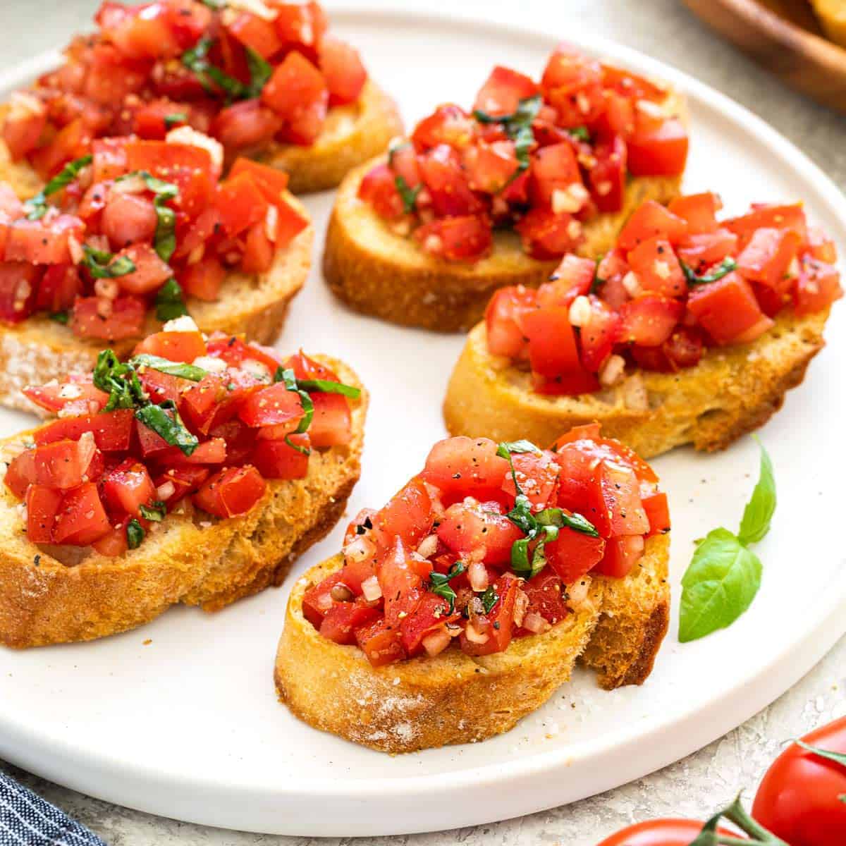 Tomato Basil Bruschetta: A Festive Twist for New Year’s Eve